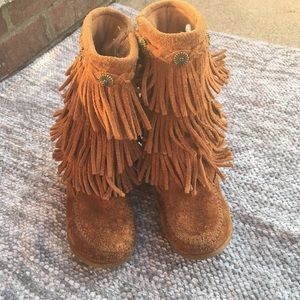 Minnetonka size 11 boots with 3 rows fringe